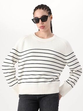 Abercrombie & Fitch Ivory and Black Striped Crewneck Sweater Size: S
